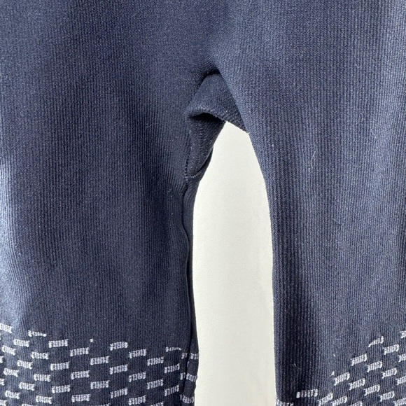 Spanx Look at Me Now Seamless Leggings in Blue Size Large - Picture 8 of 11